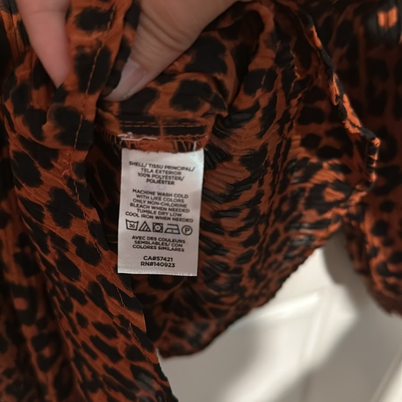 LOFT Leopard Print Smocked Mock Neck Long Sleeve Blouse Size LP NWOT - Picture 12 of 13